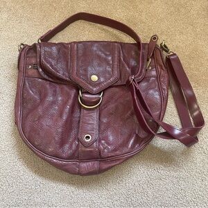 Marc Jacobs Pebbled Leather Crossbody Hobo Bag Burgundy Pockets Womens